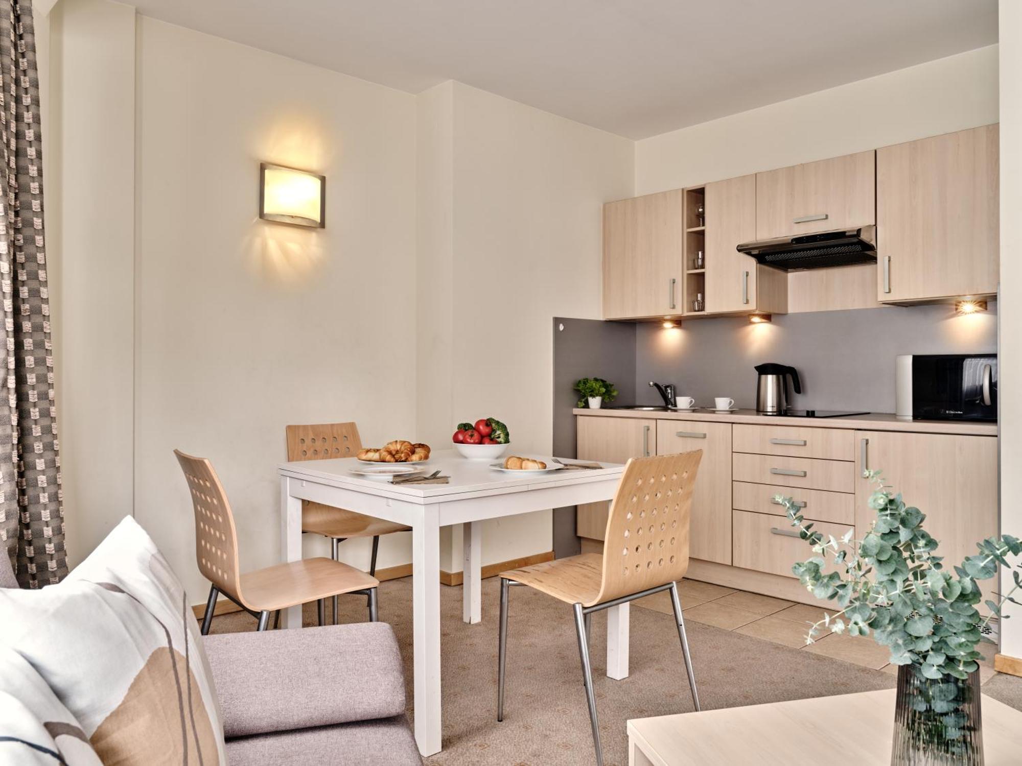 Apartamenty Media Park Варшава Екстериор снимка